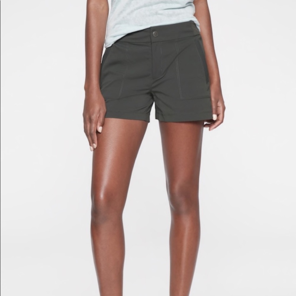 Athleta Trekkie Short 4”